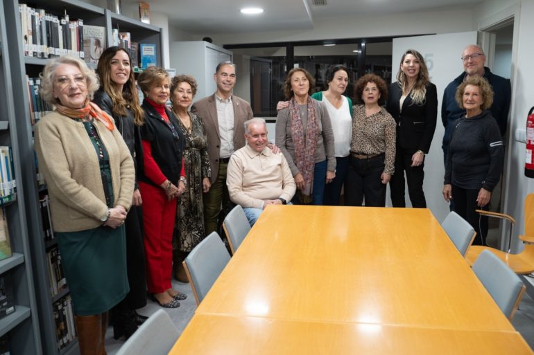 Anica Torres Biblioteca