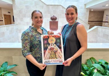 Rosa Ana Bravo e Isabel Moreno presentan la programación de la Feria del Carmen de Los Boliches 2026