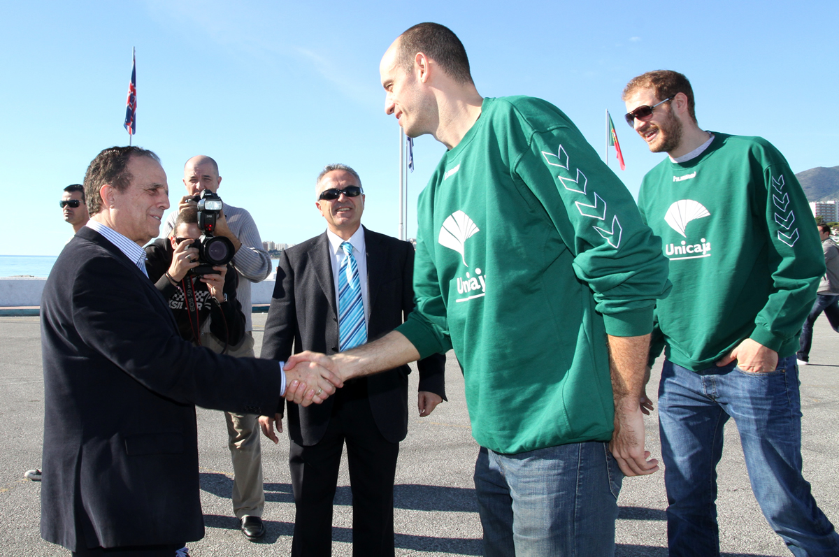 20121218 Acuerdo Puerto Deportivo Unicaja Baloncesto