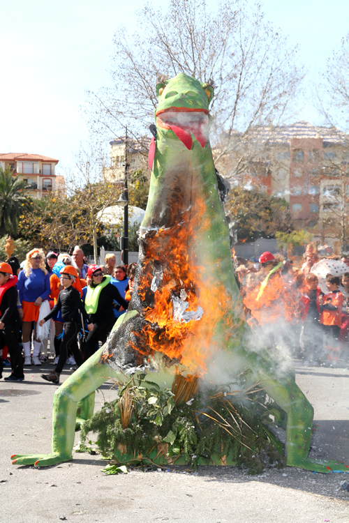 20130210 entierro lagartija carnaval (17)