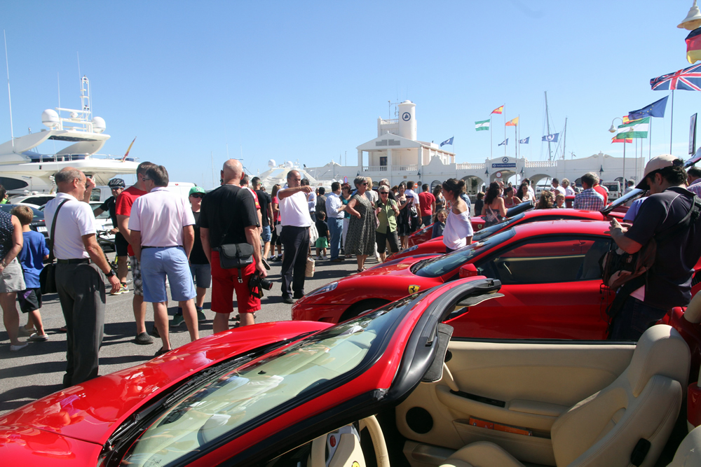 20131013 Concetracion Ferrari Puerto (1)