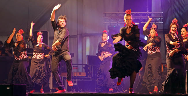 ACTUACION ACADEMIA DE BAILE RAQUEL DE LUNA EN CASETA MUNICIPAL FERIA SAN JUAN 2014