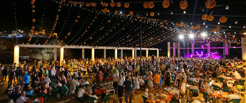 ACTUACION EL ARREBATO EN FERIA VIRGEN DE LA CRUZ DE BENALMADENA PUEBLO 2014 11