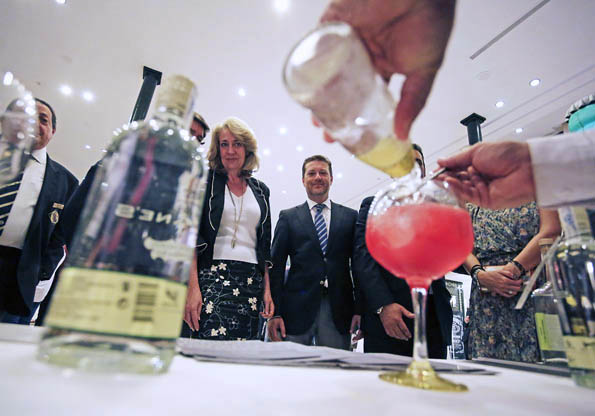 ALCALDESA INAUGURA EL LXI CONGRESO NACIONAL DE COCTELERIA CELEBRADO EN BENALMADENA 4