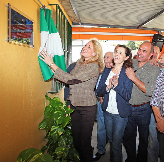 ALCALDESA REINAGURA SEDE PE�A CARNAVALESCA EL TIPO 7