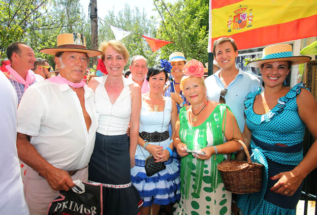 ALCALDESA Y CONCEJALES EN ROMERIA VIRGEN DE LA CRUZ BENALMADENA PUEBLO 1