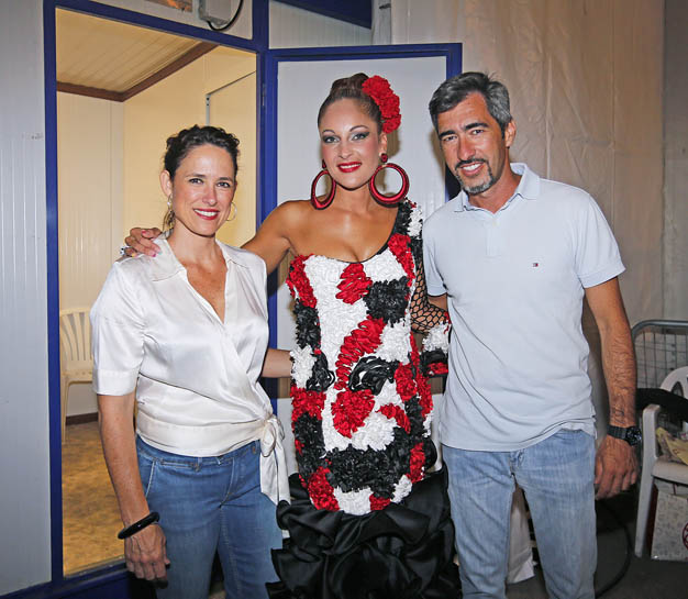 ALCALDE Y CONCEJALA FESTEJOS VISITAN A MAYKA ROMERO FERIA SAN JUAN 2015