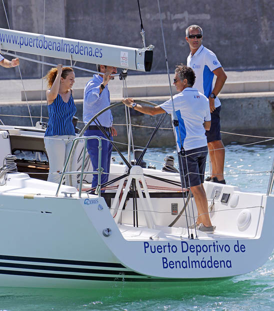 ALCALDE Y CONCEJALA PUERTO PRESENTAN BARCO DE JAVIER BANDERAS PARTICIPANTE EN LA COPA DEL REY DE VELA 4