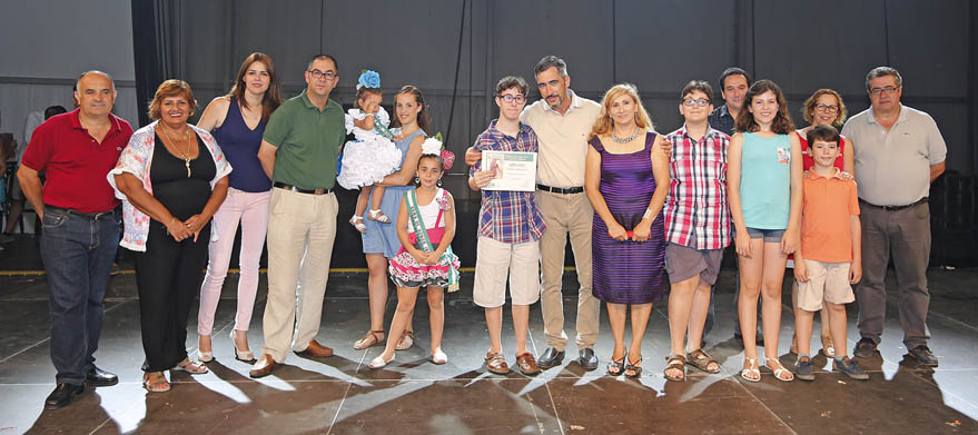 ALCALDE Y CONCEJALES ENTREGAN PREMIOS FERIA SAN JUAN 2015 17