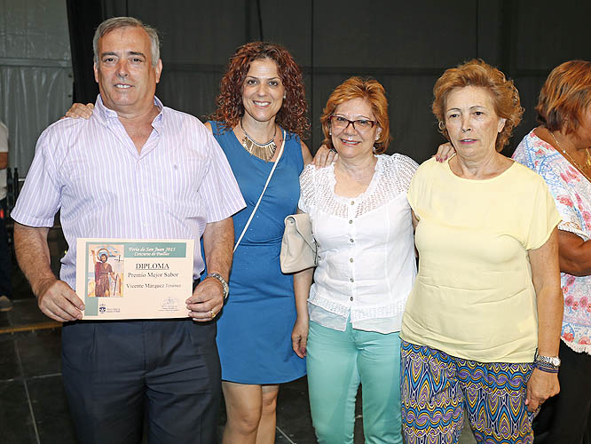 ALCALDE Y CONCEJALES ENTREGAN PREMIOS FERIA SAN JUAN 2015 4