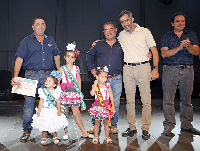 ALCALDE Y CONCEJALES ENTREGAN PREMIOS FERIA SAN JUAN 2015 5