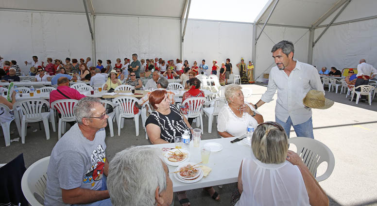 ALCALDE Y CONCEJALES EN ROMERIA SAN JUAN 2015 5