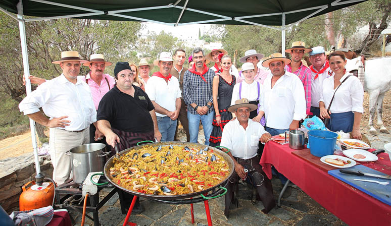 ALCALDE Y CONCEJALES EN ROMERIA VIRGEN DE LA CRUZ DE BENALMADENA PUEBLO 11