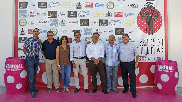 ALCALDE Y CONCEJALES INAUGURAN FERIA DE DIA SAN JUAN 2015