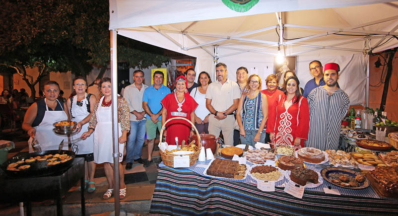 ALCALDE Y CONCEJALES INAUGURAN ZOCO ARABE BENALMADENA PUEBLO 2015 2