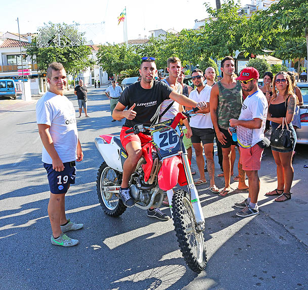 AMBIENTE DIA FERIA BENALMADENA PUEBLO 11