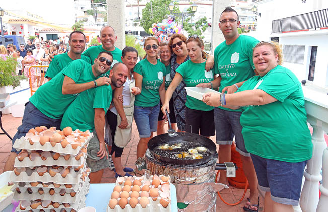 AMBIENTE FERIA DIA BENALMADENA PUEBLO 3