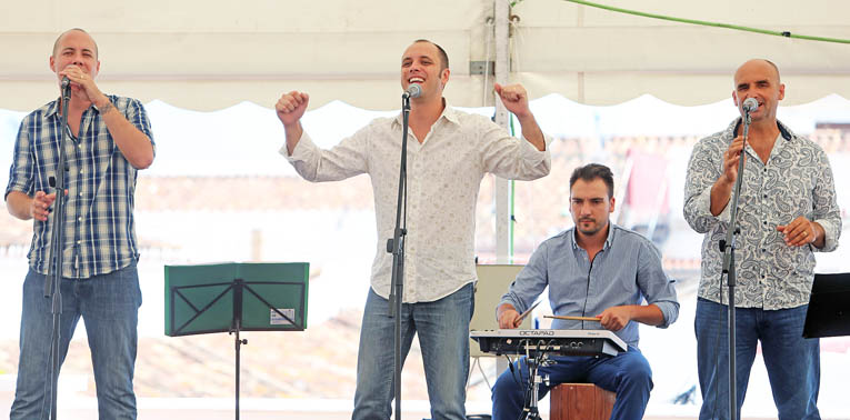 AMBIENTE FERIA DIA VIRGEN DE LA CRUZ BENALMADENA PUEBLO 1