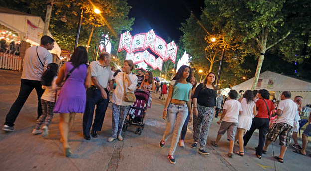 AMBIENTE FERIA NOCHE 2