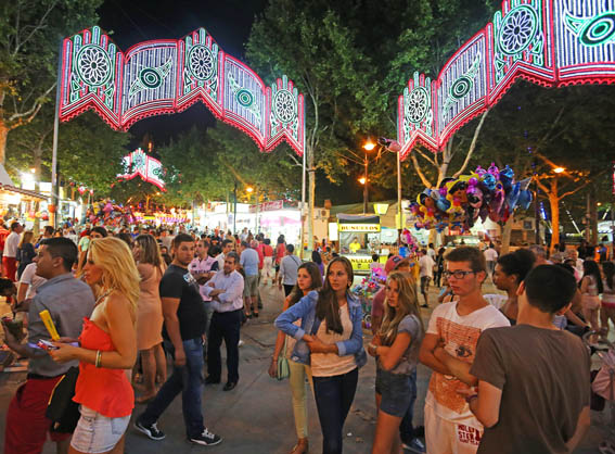 AMBIENTE FERIA NOCHE 3