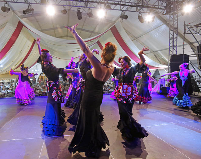 AMBIENTE FERIA NOCHE SAN JUAN 2015 academia de baile RAQUEL DE LUNA 1