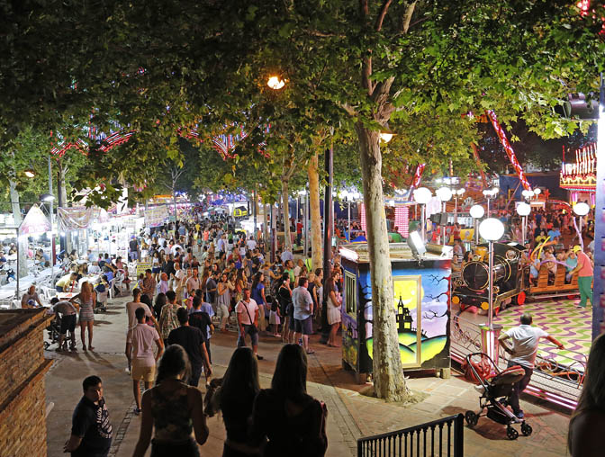 AMBIENTE FERIA NOCHE SAN JUAN 2015 zona atracciones 1