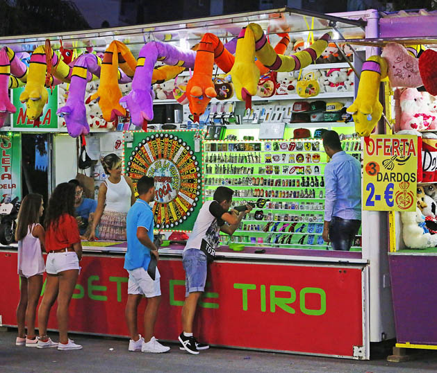 AMBIENTE FERIA NOCHE SAN JUAN 2015 zona atracciones 9