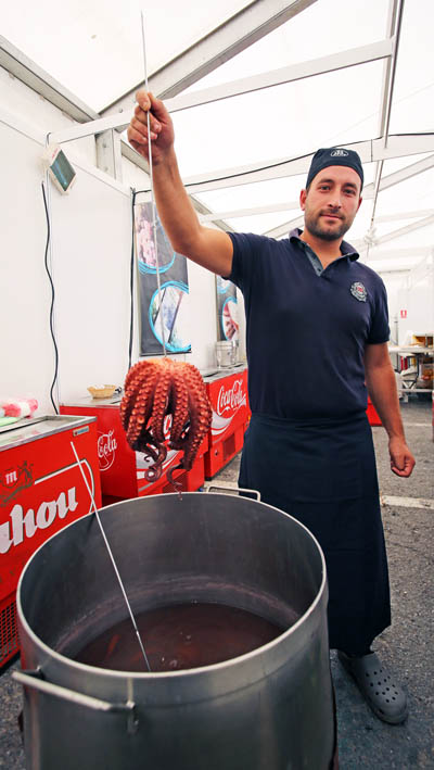 AMBIENTE JORNADA GASTRONOMICA DE GALICIA EN PUERTO DEPORTIVO BENALMADENA