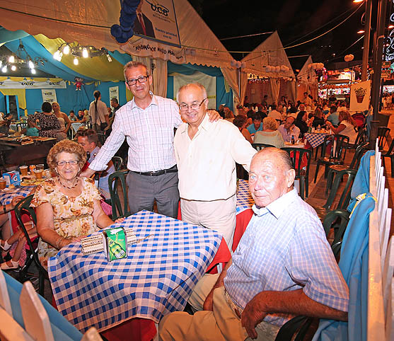 AMBIENTE NOCHE FERIA BENALMADENA PUEBLO 2014 6