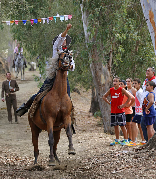 AMBIENTE ROMERIA VIRGEN DE LA CRUZ DE BENALMADENA PUEBLO 22