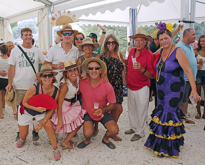 AMBIENTE ROMERIA VIRGEN DE LA CRUZ DE BENALMADENA PUEBLO 43