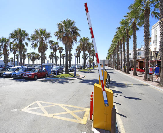 APERTURA DE BARRERAS EN PARKINGS DE PUERTO DEPORTIVO DE BENALMADENA 1