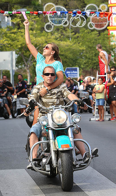 CARRERA CINTAS EN MOTO FERIA BENALMADENA PUEBLO 2014 2