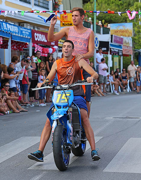 CARRERA CINTAS EN MOTO FERIA BENALMADENA PUEBLO 2014 26