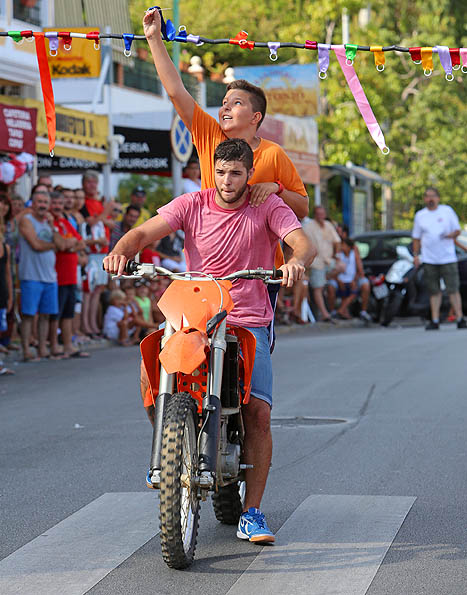 CARRERA CINTAS EN MOTO FERIA BENALMADENA PUEBLO 2014 36