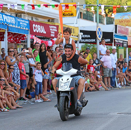 CARRERA CINTAS EN MOTO FERIA BENALMADENA PUEBLO 2014 37