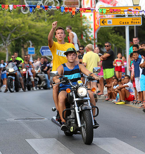 CARRERA CINTAS EN MOTO FERIA BENALMADENA PUEBLO 2014 5