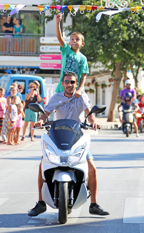 CARRERA DE CINTAS EN MOTO FERIA BENALMADENA PUEBLO 24