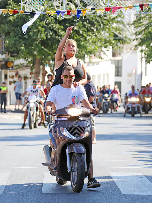 CARRERA DE CINTAS EN MOTO FERIA BENALMADENA PUEBLO 29