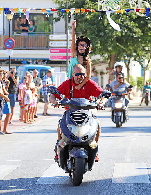 CARRERA DE CINTAS EN MOTO FERIA BENALMADENA PUEBLO 31