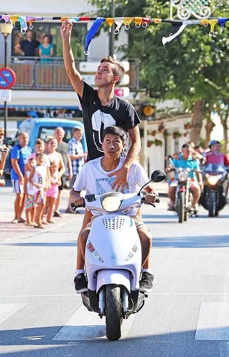 CARRERA DE CINTAS EN MOTO FERIA BENALMADENA PUEBLO 36