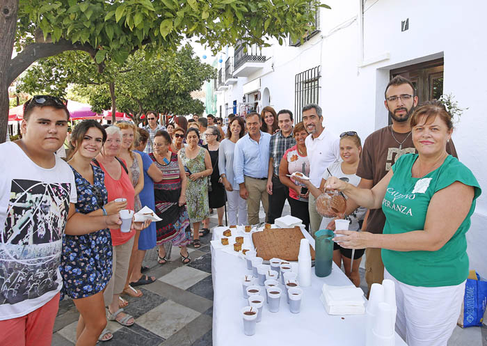 CHOCOLATADA CON MOTIVO DEL ARRANQUE DE LA FERIA DE BENALMADENA PUEBLO