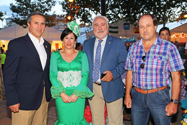 CONCEPCION TEJADA CON COMISARIO POLICIA NACIONAL Y JEFE POLICIA LOCAL BENALMADENA