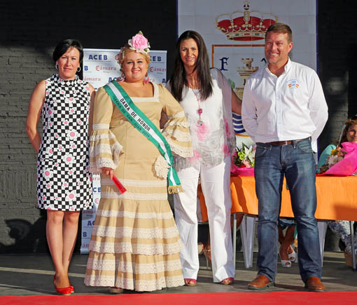 CONCEPCION TEJADA Y RAFAEL OBRERO CON LA REINA DE LA FERIA SAN JUAN 2014