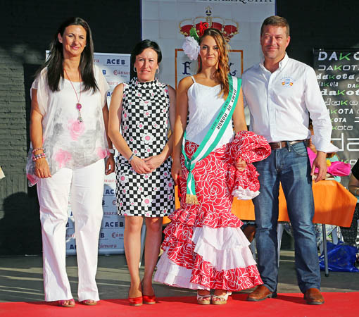 CONCEPCION TEJADA Y RAFAEL OBRERO CON LA REINA DE LA FERIA SAN JUAN 2014 1