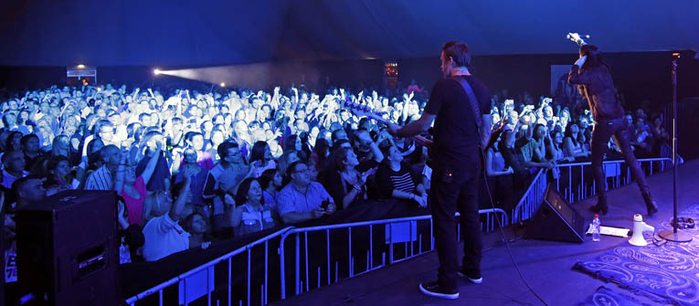 CONCIERTO EFECTO MARIPOSA EN PUERTO DEPORTIVO DE BENALMADENA 14