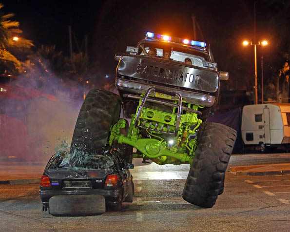 ESPECTACULO MONSTER TRUCK EN PUERTO DEPORTIVO BENALMADENA 5