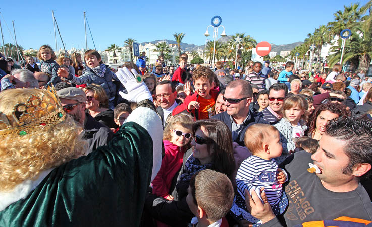 FIESTA RECEPCION REYES MAGOS EN PUERTO DEPORTIVO BENALMADENA