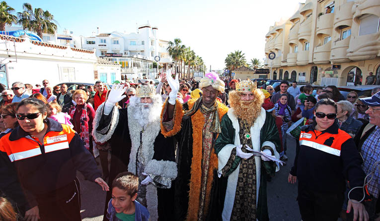 FIESTA RECEPCION REYES MAGOS EN PUERTO DEPORTIVO BENALMADENA 4