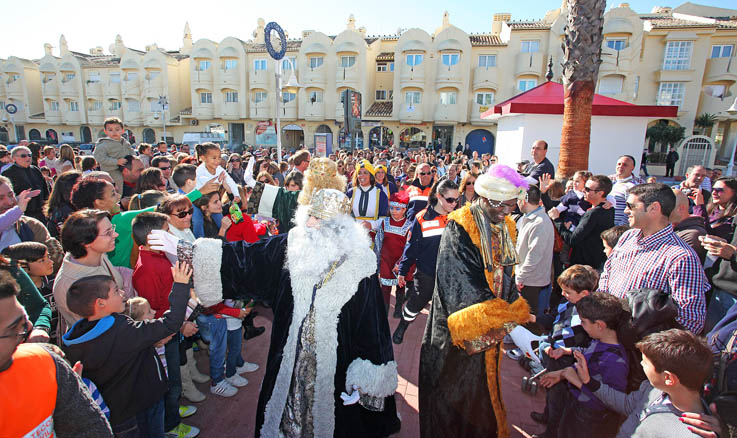 FIESTA RECEPCION REYES MAGOS EN PUERTO DEPORTIVO BENALMADENA 5